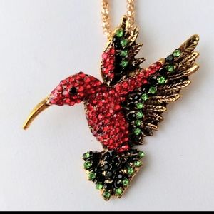 BETSEY JOHNSON PENDANT NECKLACE